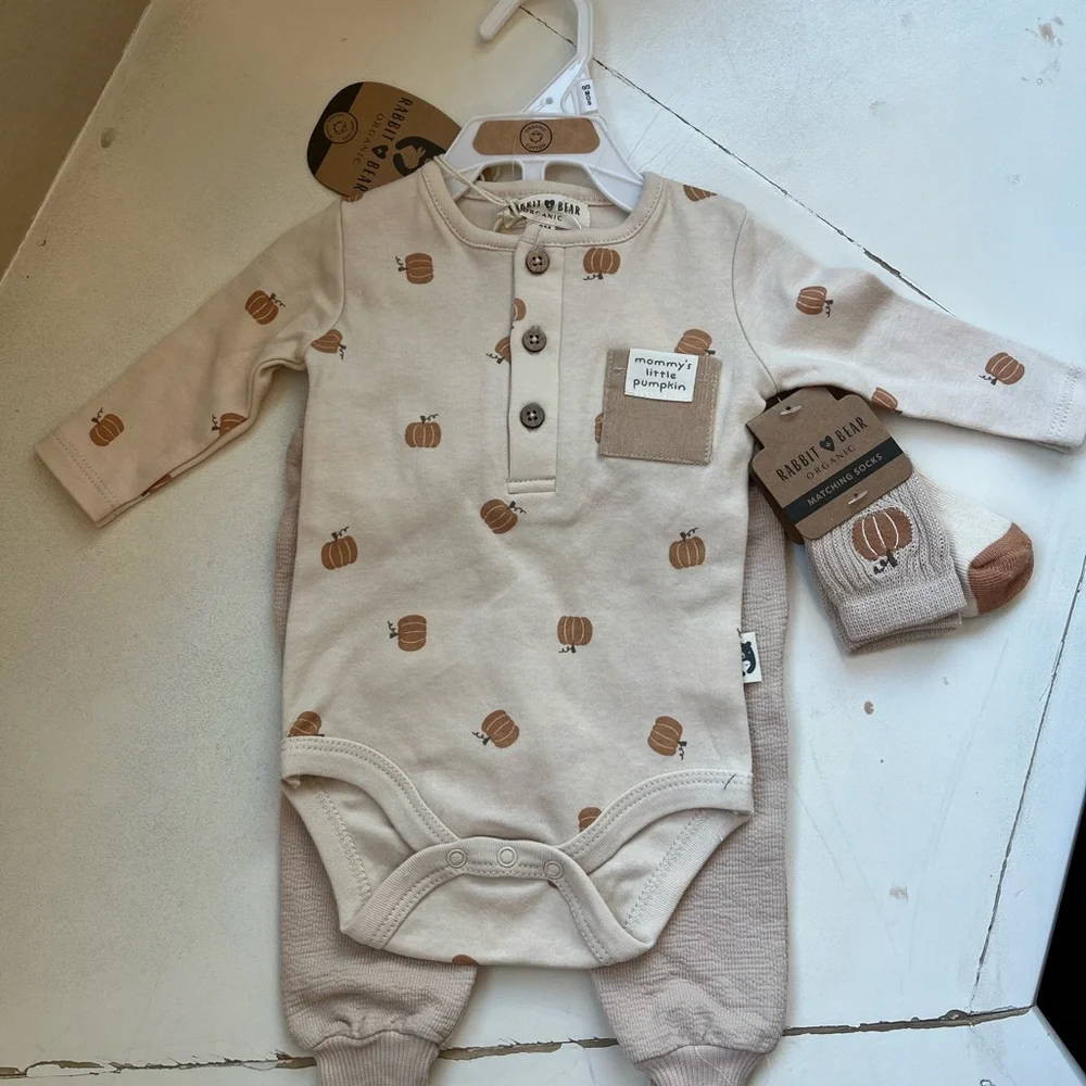Rabbit Bear Organic Mommy’s Little Pumpkin 3 Piece Onesie and Jogger Set